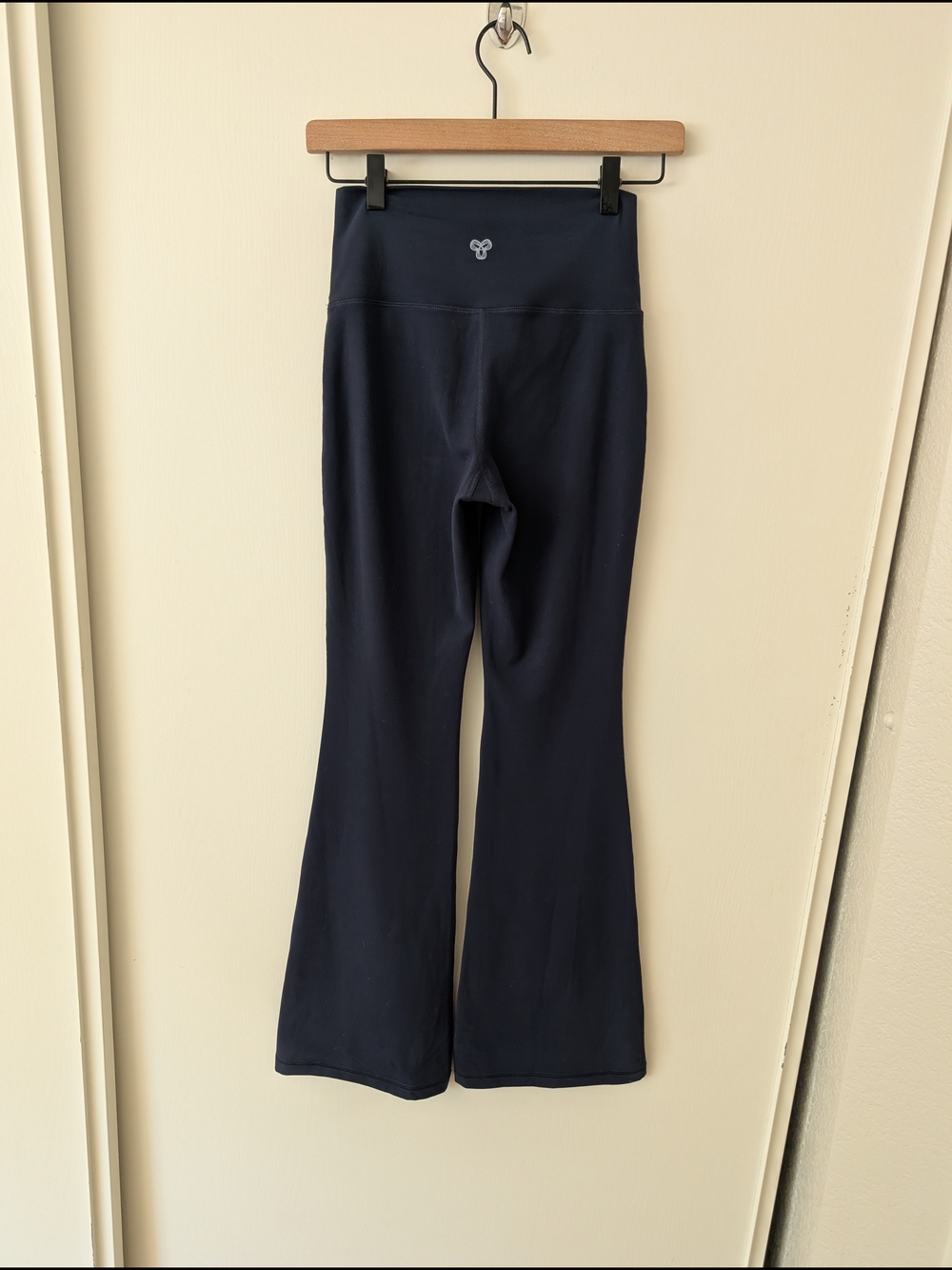 Aritzia TNA Womens Small Flared Leg Leggings Blue Activewear Workout Yoga Lounge - Picture 4 of 6
